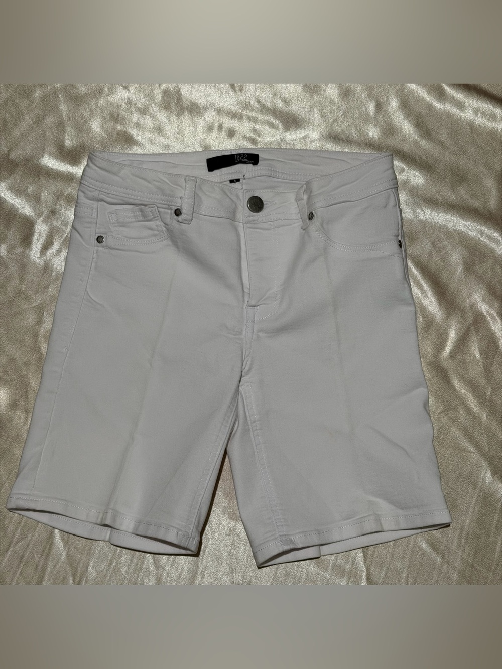 1822 Denim White Denim Shorts Size 6 CJ28M4081A1